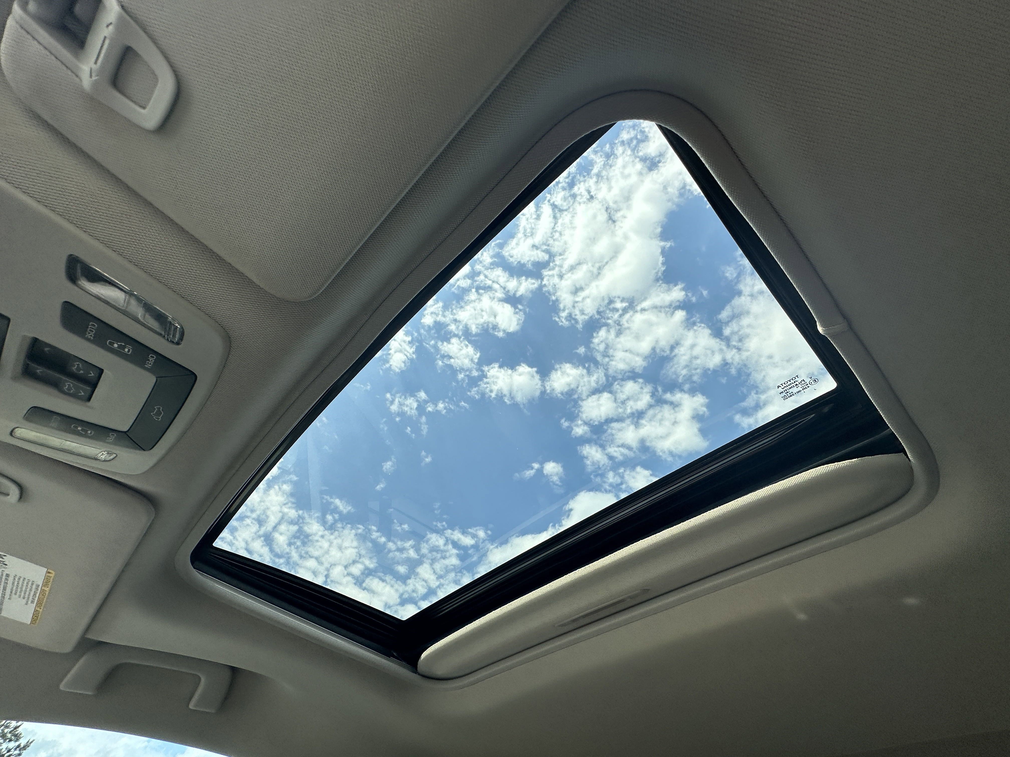 Used 2021 Toyota Sienna XLE FWD image 29