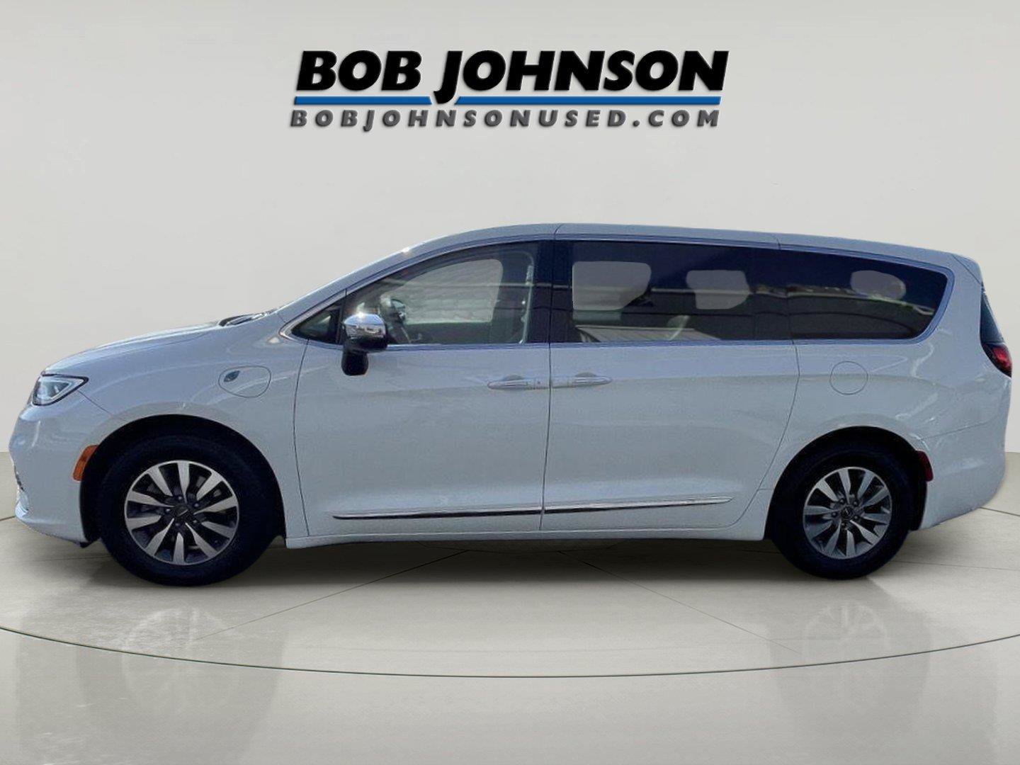 Used 2023 Chrysler Pacifica Limited FWD image 6