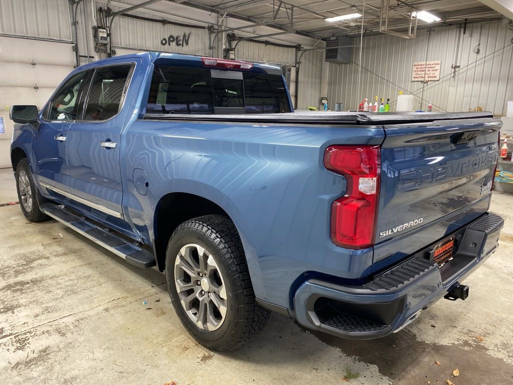 Used 2024 Chevrolet Silverado 1500 High Country w/ Technology Package image 12
