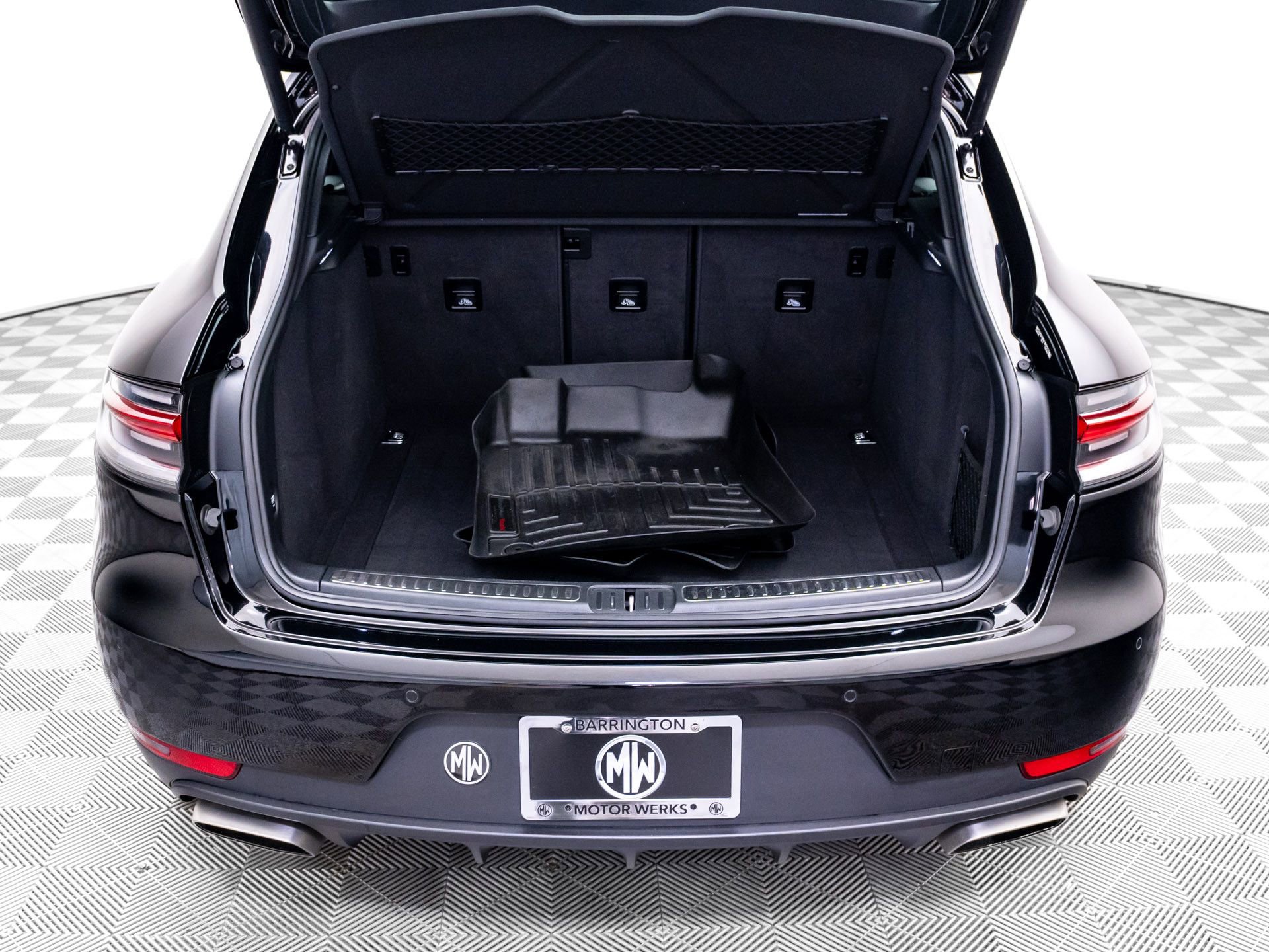 Used 2020 Porsche Macan AWD/4WD image 31