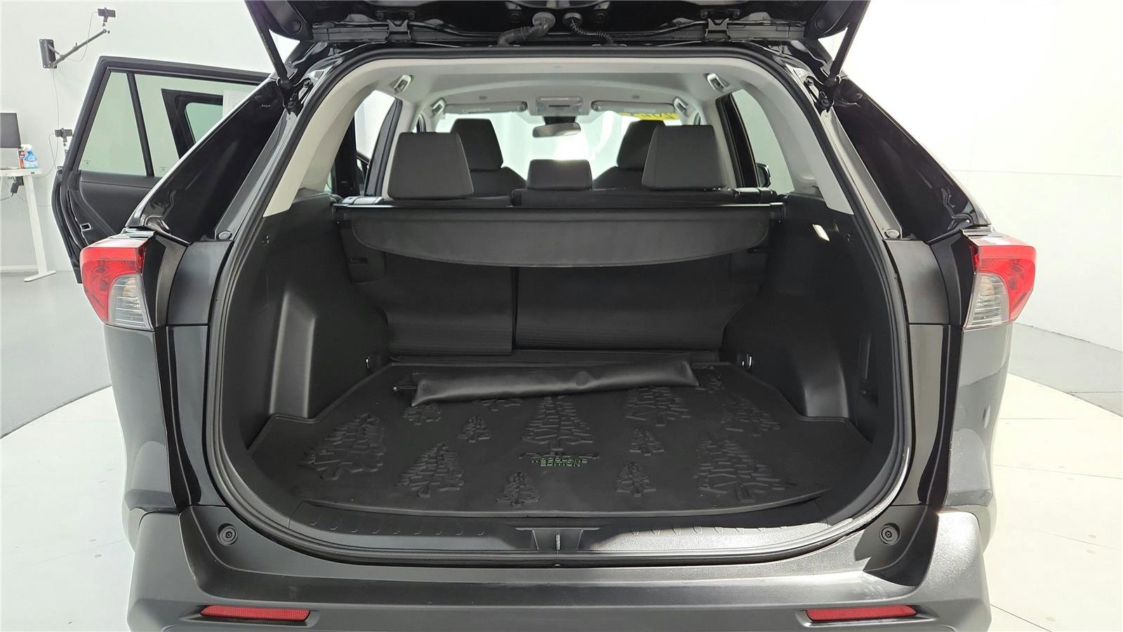 Certified 2024 Toyota RAV4 AWD Hybrid image 32