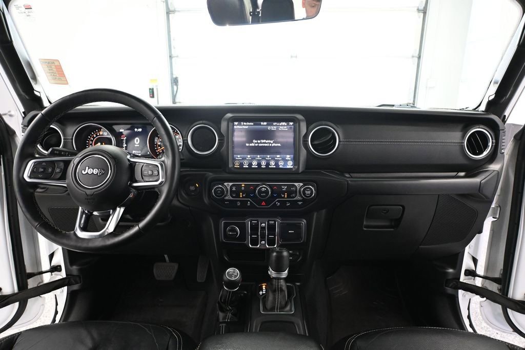 Used 2018 Jeep Wrangler Unlimited Sahara w/ Dual Top Group AWD/4WD image 27