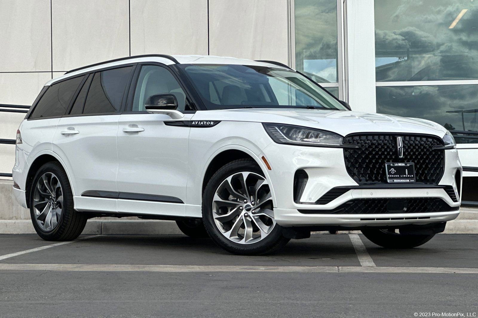 New 2026 Lincoln Aviator 2WD w/ Jet Appearance Package