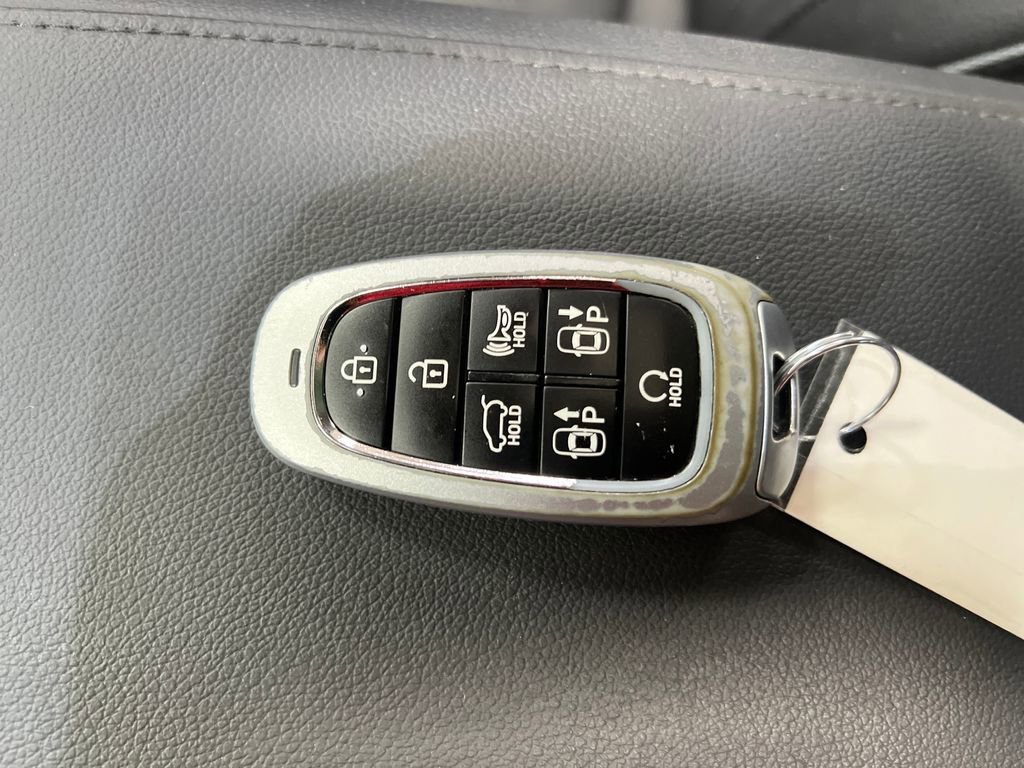 Used 2023 Hyundai Tucson Limited image 32