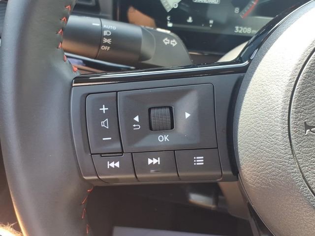 Used 2025 Nissan Kicks SR w/ SR Premium Package AWD/4WD image 23