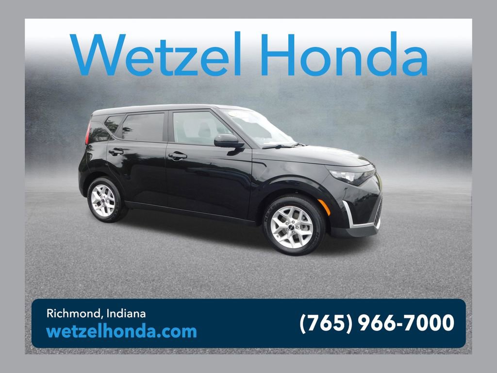 Used 2025 Kia Soul LX w/ LX Technology Package FWD image 1