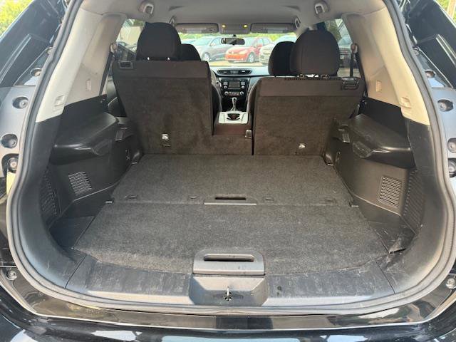 Used 2017 Nissan Rogue S image 16