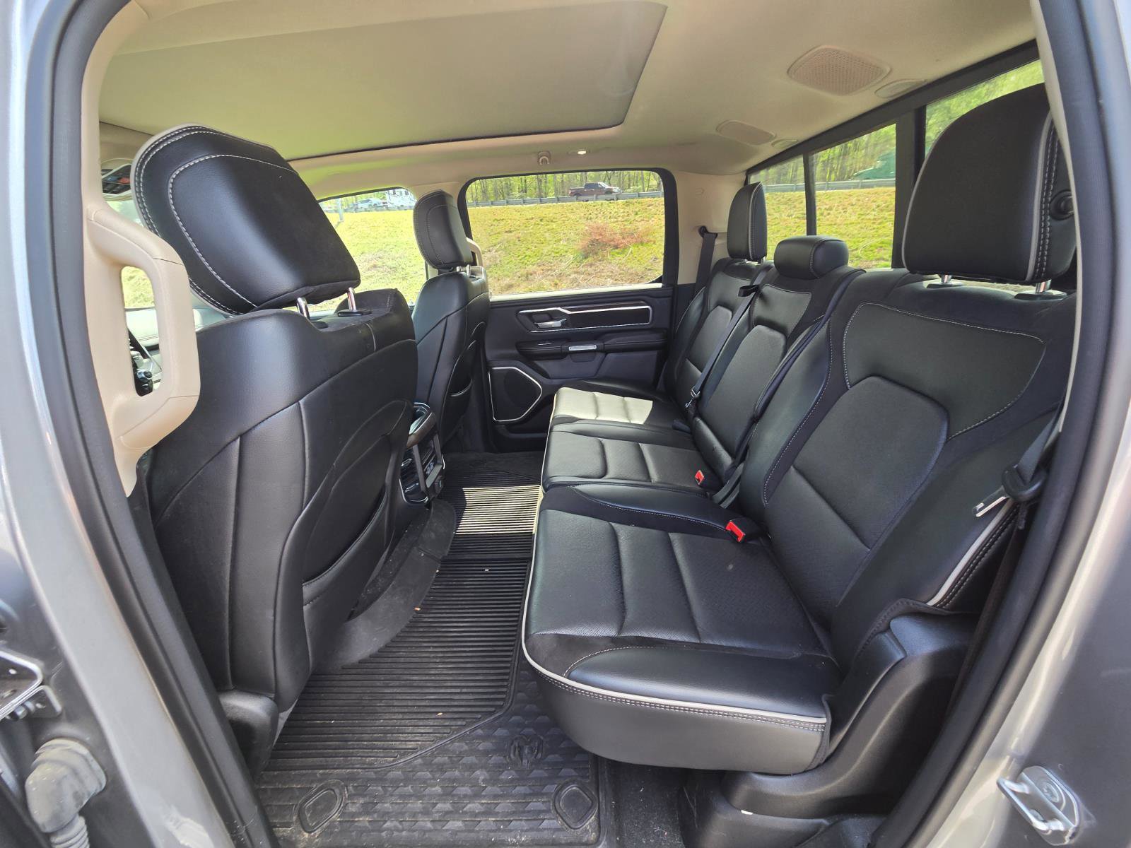 Used 2021 RAM 1500 Laramie image 10