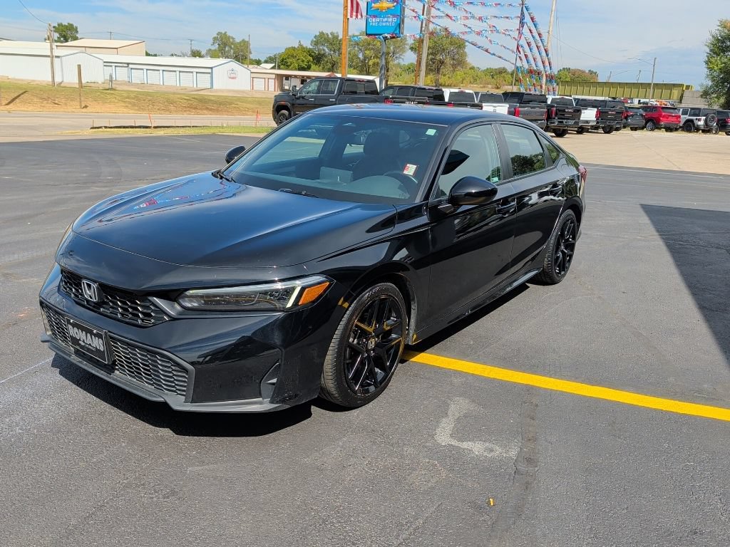 Used 2025 Honda Civic Sport image 3
