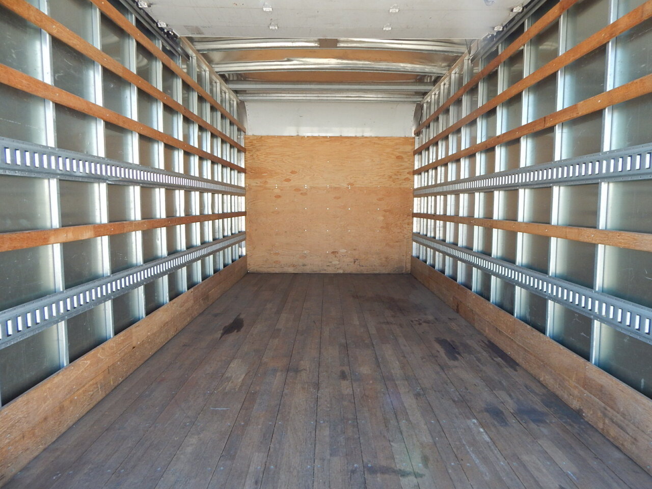 Used 2021 Isuzu NPR RWD image 14