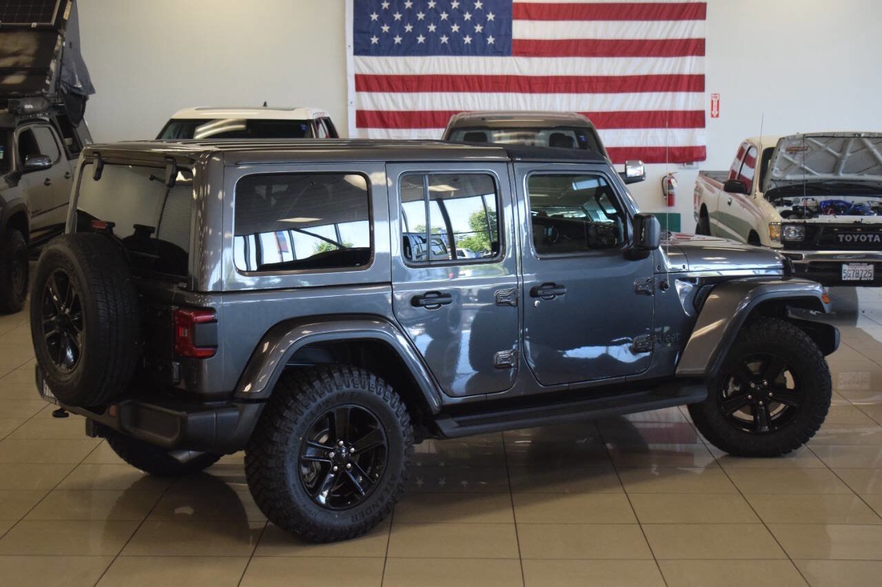 Used 2020 Jeep Wrangler Unlimited Sahara image 37