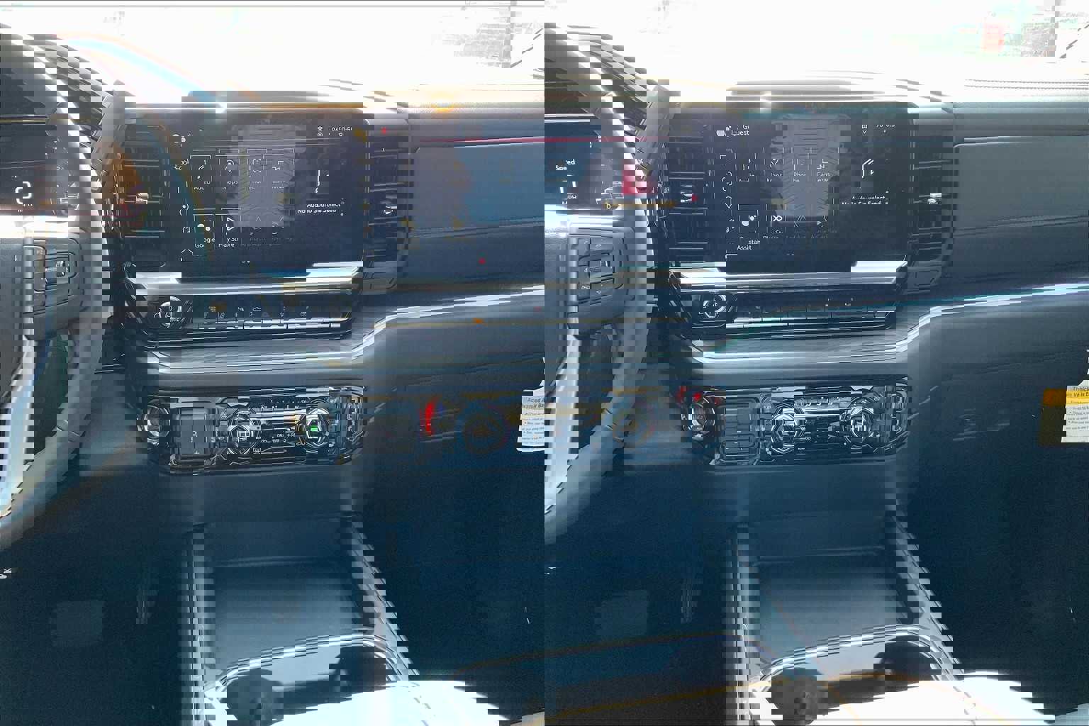 New 2025 GMC Sierra 3500 SLT w/ SLT Premium Package image 7