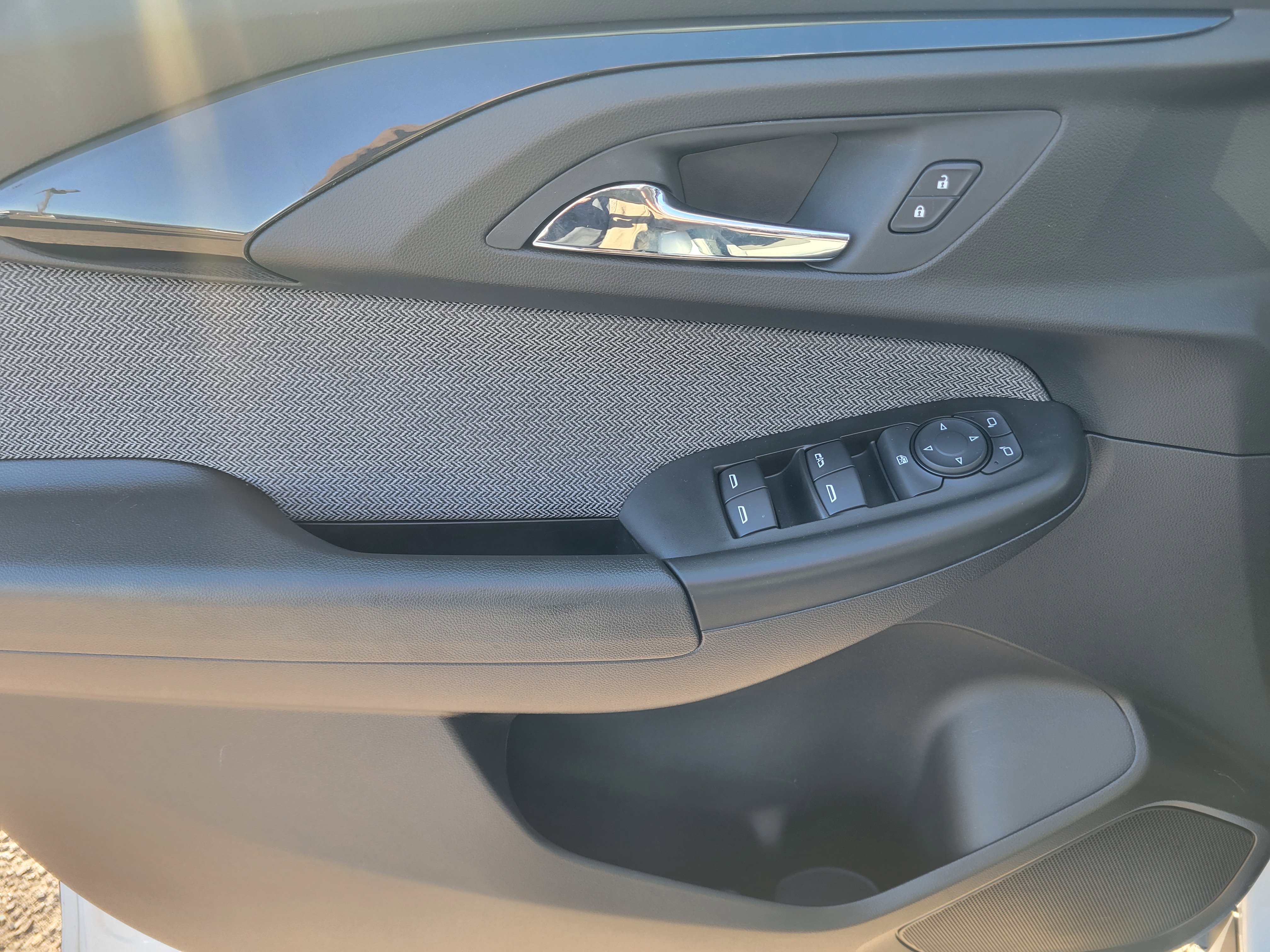 Used 2023 Chevrolet TrailBlazer LT image 23