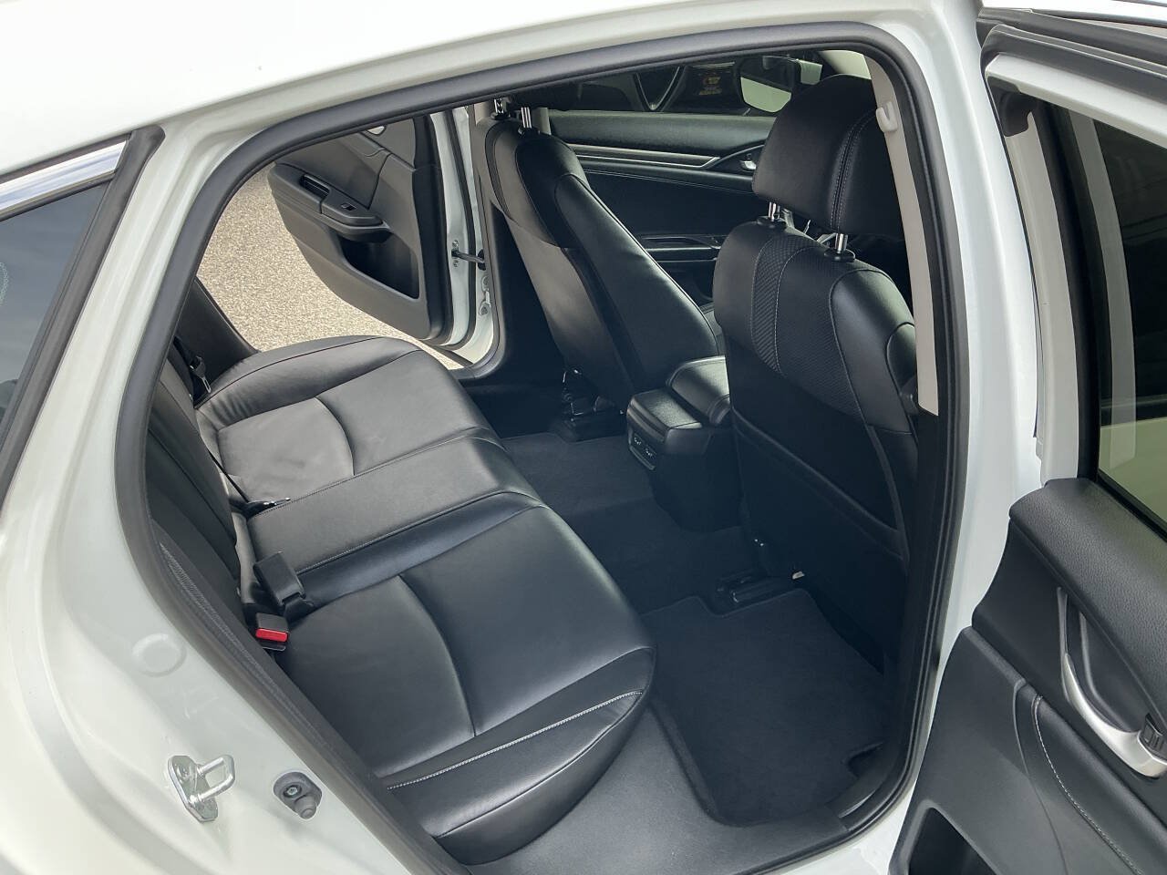 Used 2019 Honda Civic Touring image 35