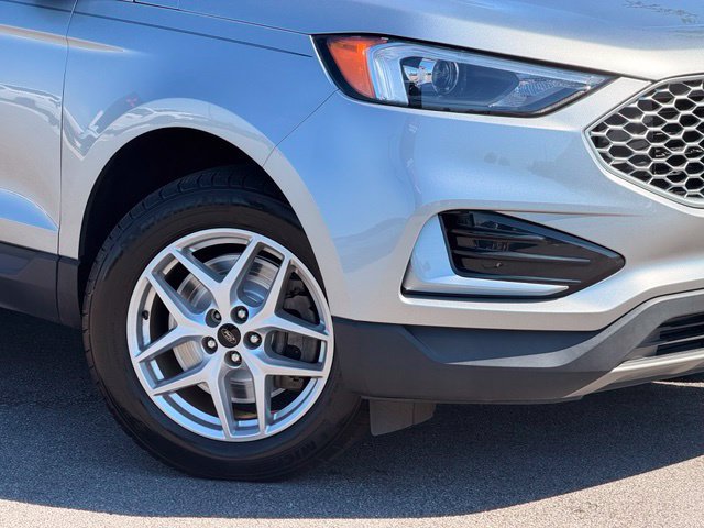 Used 2023 Ford Edge SEL AWD/4WD image 2