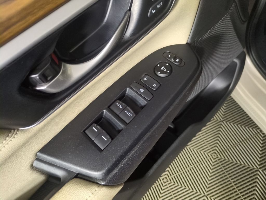 Used 2018 Honda CR-V EX-L image 11