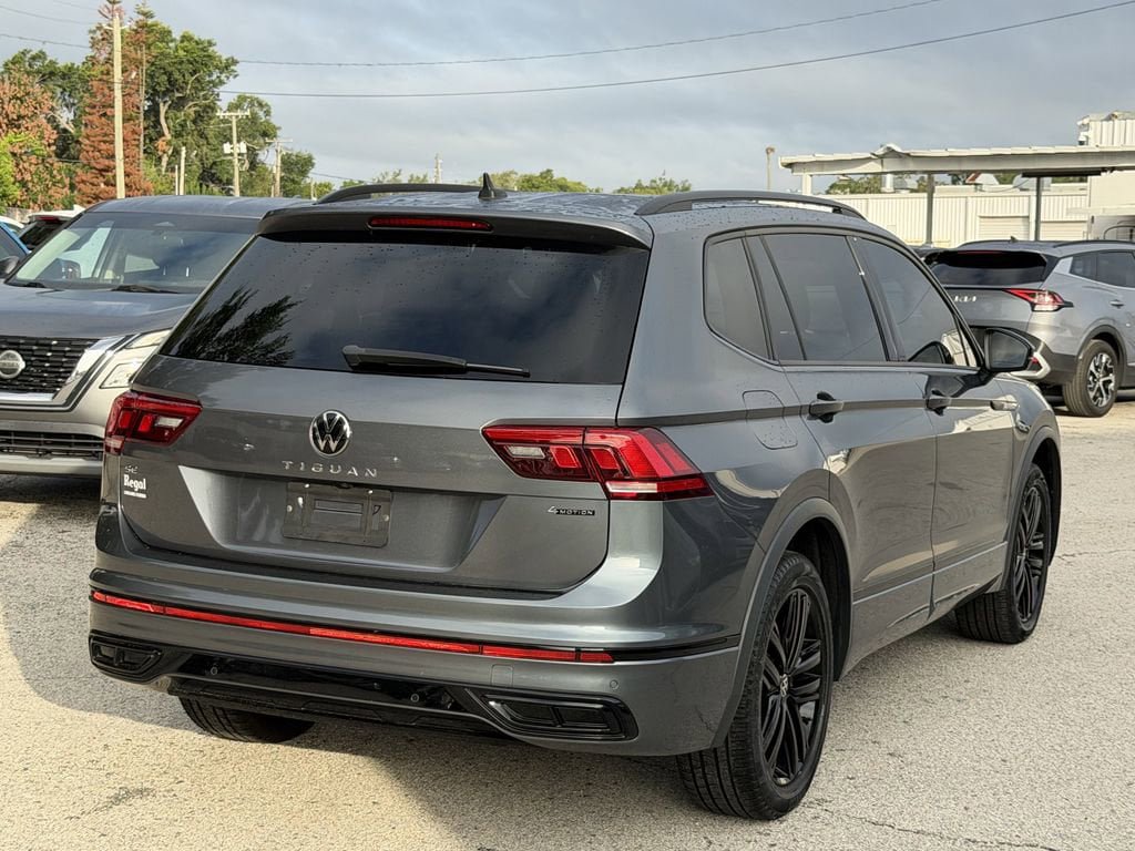 Used 2022 Volkswagen Tiguan SE R-Line AWD/4WD image 4
