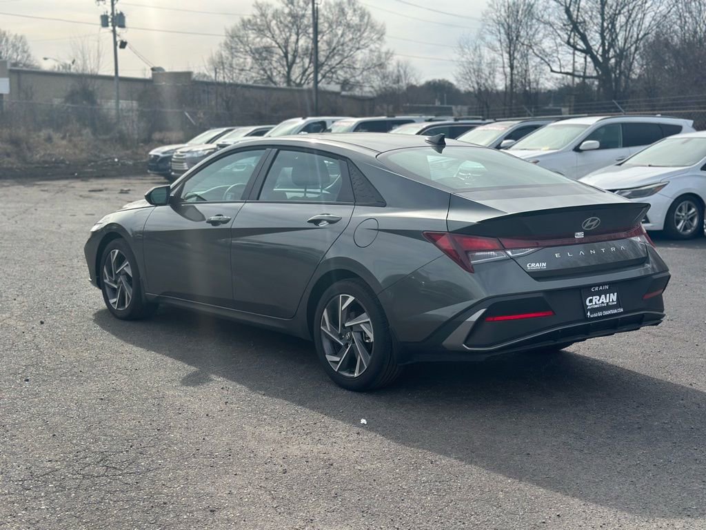 Certified 2025 Hyundai Elantra Sport image 5