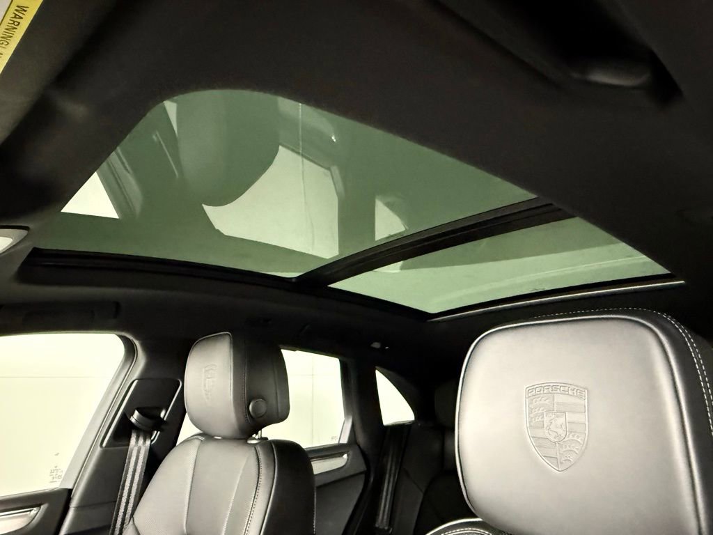 New 2026 Porsche Macan image 30