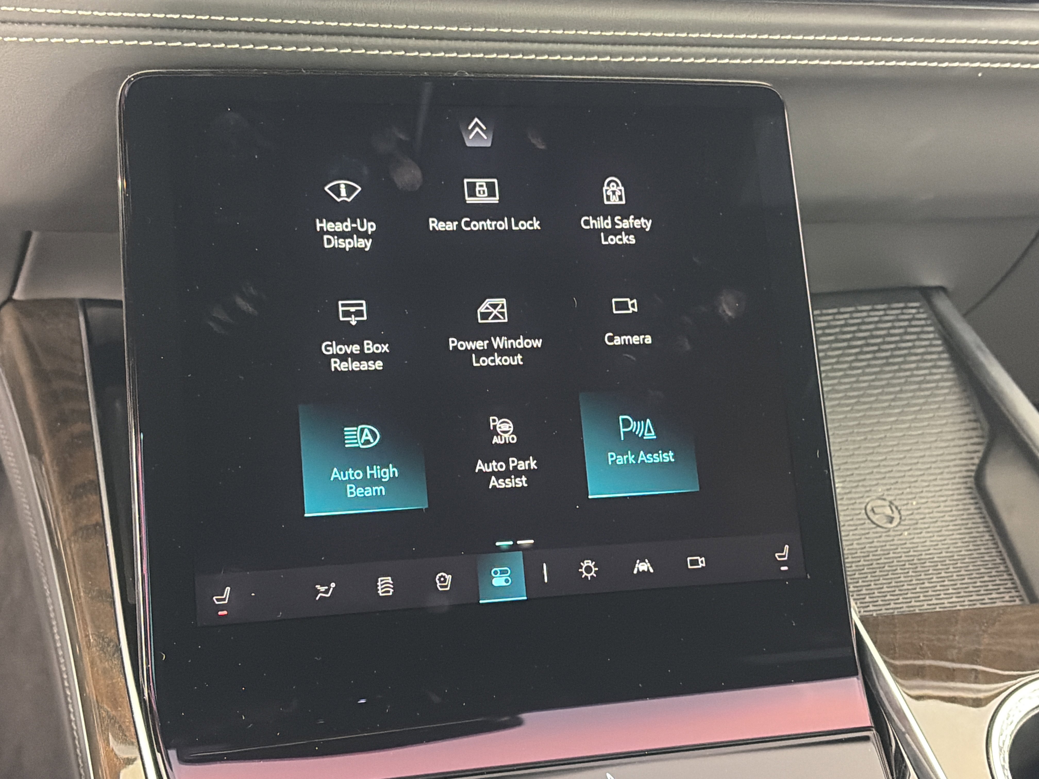 Used 2025 Cadillac Escalade Sport Platinum image 28