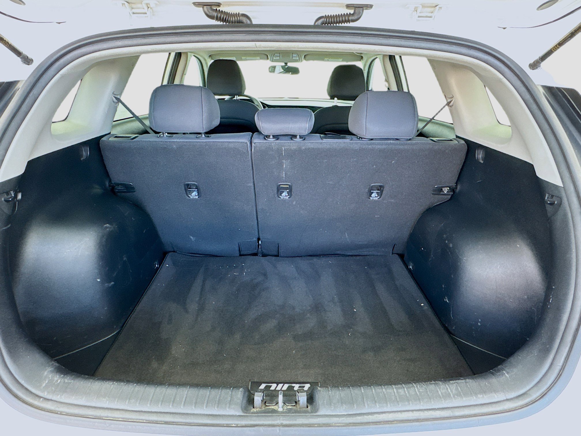 Used 2022 Kia Niro LX image 16