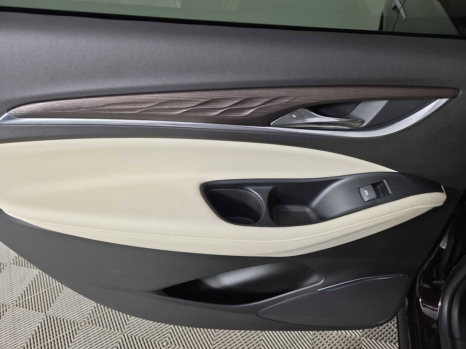 Used 2023 Buick Enclave Avenir w/ Avenir Technology Package image 35