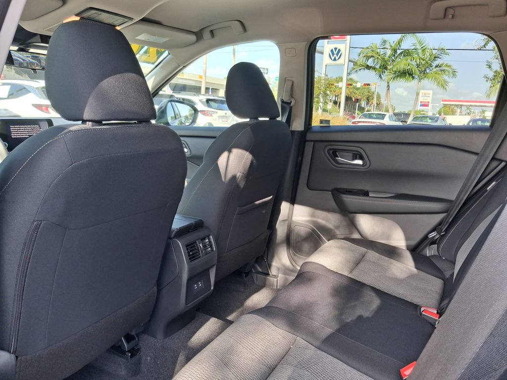 Certified 2026 Nissan Rogue SV FWD image 7