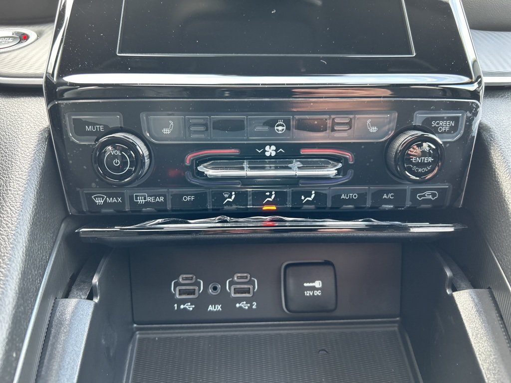 New 2025 Jeep Grand Cherokee Altitude AWD/4WD image 12