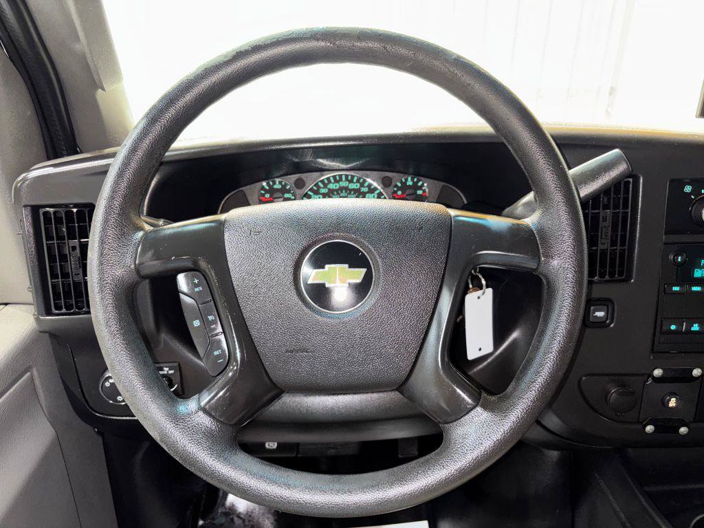 Used 2016 Chevrolet Express 3500 RWD image 15