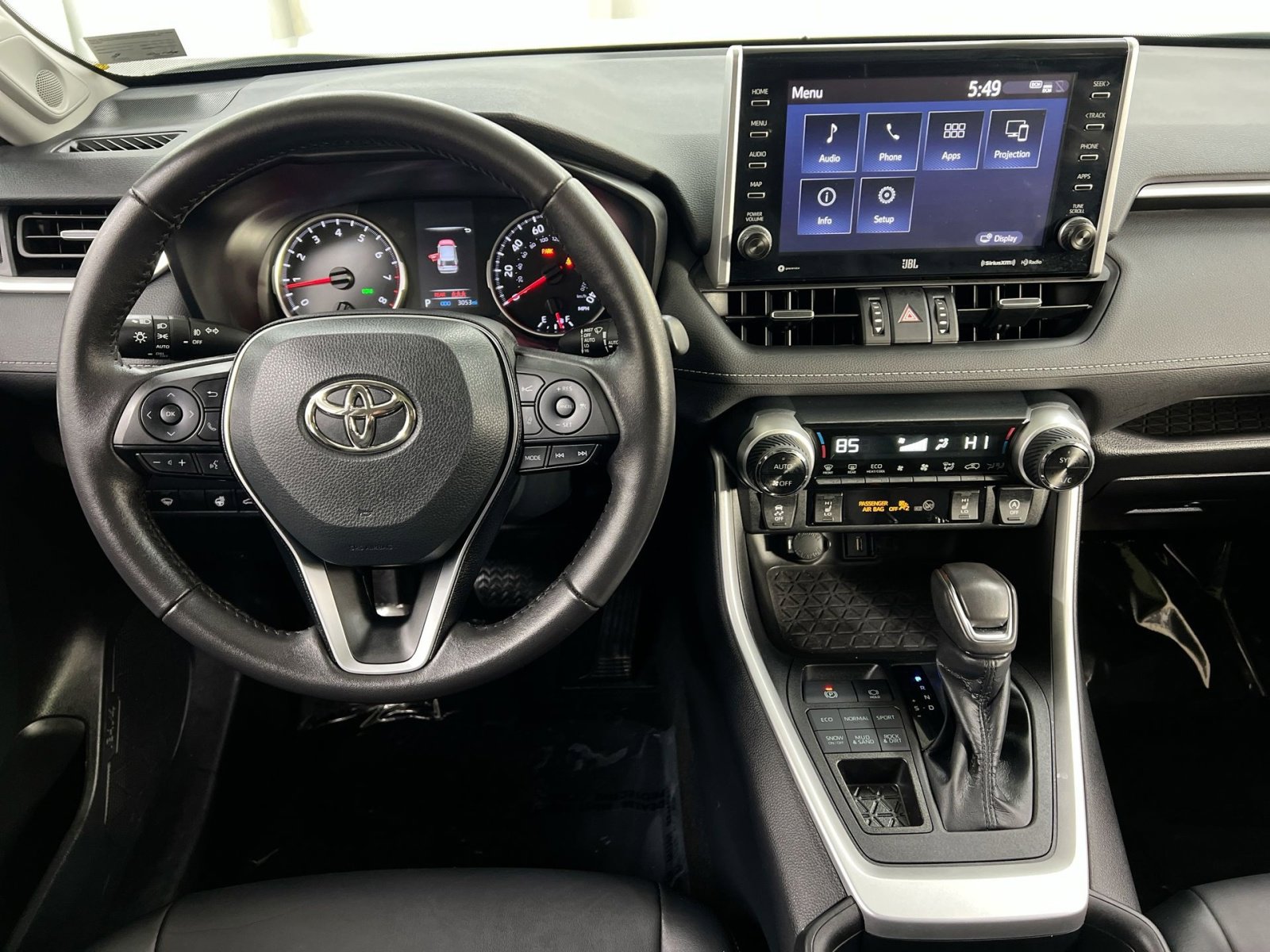 Used 2022 Toyota RAV4 XLE Premium image 27