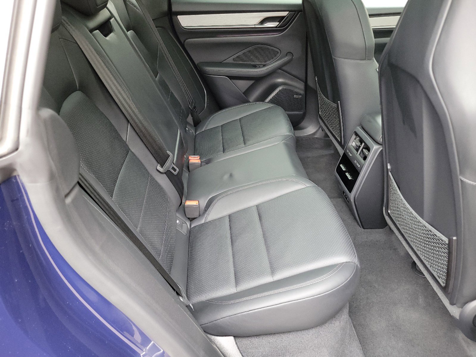 Used 2024 Porsche Macan 4 Electric image 30