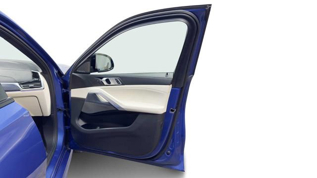 Used 2020 BMW X6 sDrive40i w/ Executive Package image 9