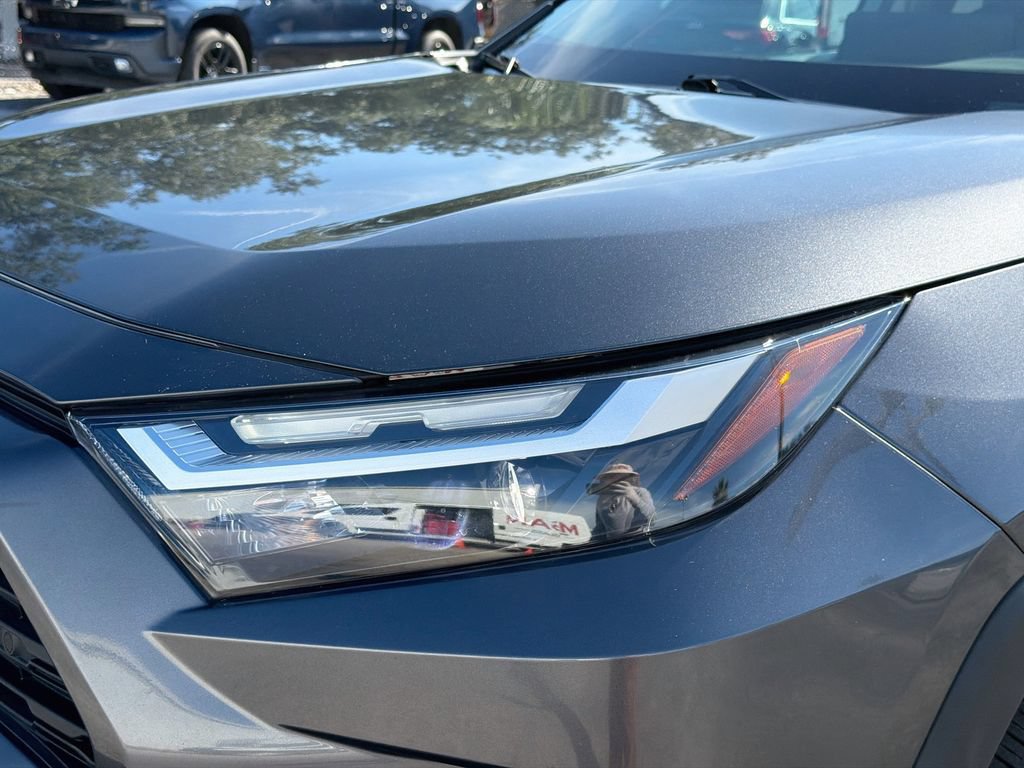 Used 2023 Toyota RAV4 XLE Premium FWD image 9