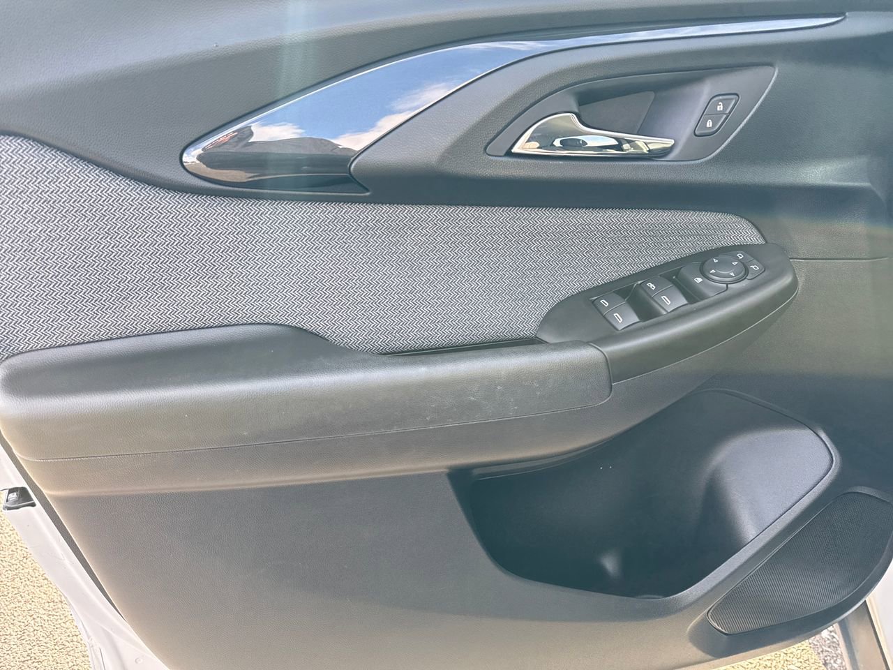 Used 2022 Chevrolet TrailBlazer LT w/ Convenience Package image 16