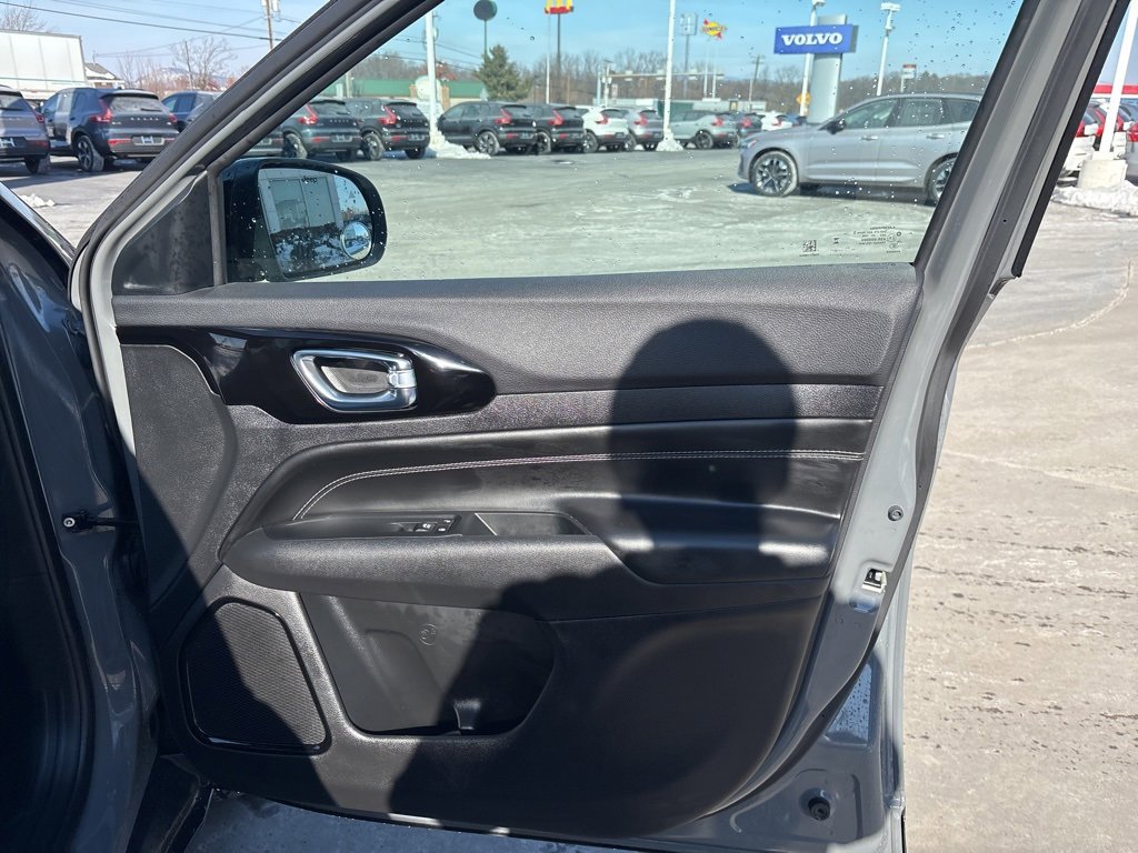 Used 2023 Jeep Compass Altitude w/ Convenience Group image 29