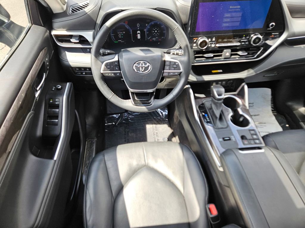 Used 2023 Toyota Highlander Platinum AWD/4WD image 12