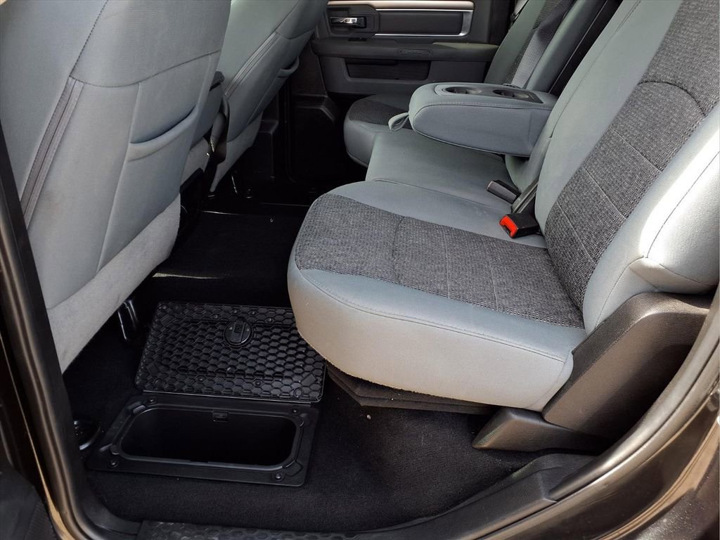 Used 2019 RAM 1500 Classic SLT w/ Luxury Group image 26