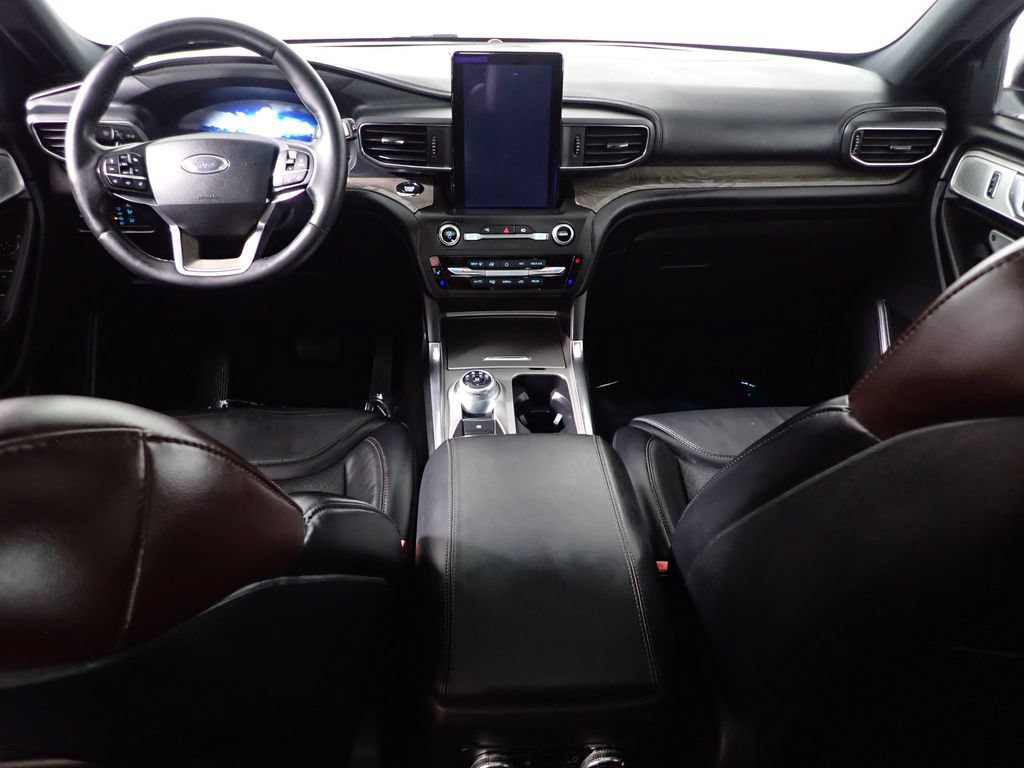 Used 2020 Ford Explorer Platinum w/ Premium Technology Package AWD/4WD image 36