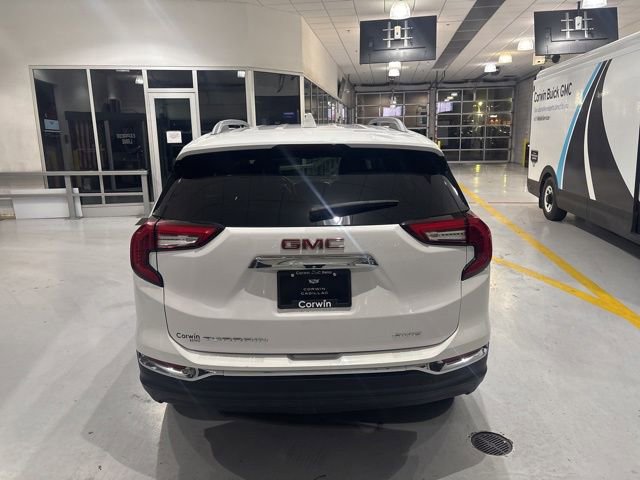 Used 2024 GMC Terrain SLT AWD/4WD image 7