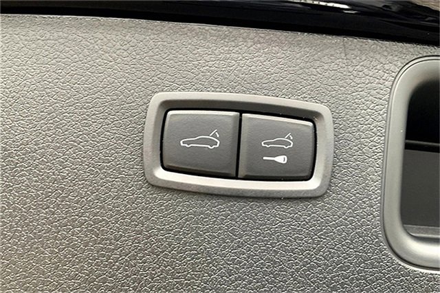 New 2025 Porsche Macan image 21