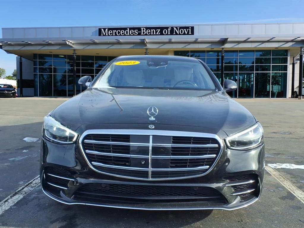 Used 2023 Mercedes-Benz S 580 4MATIC Sedan image 2