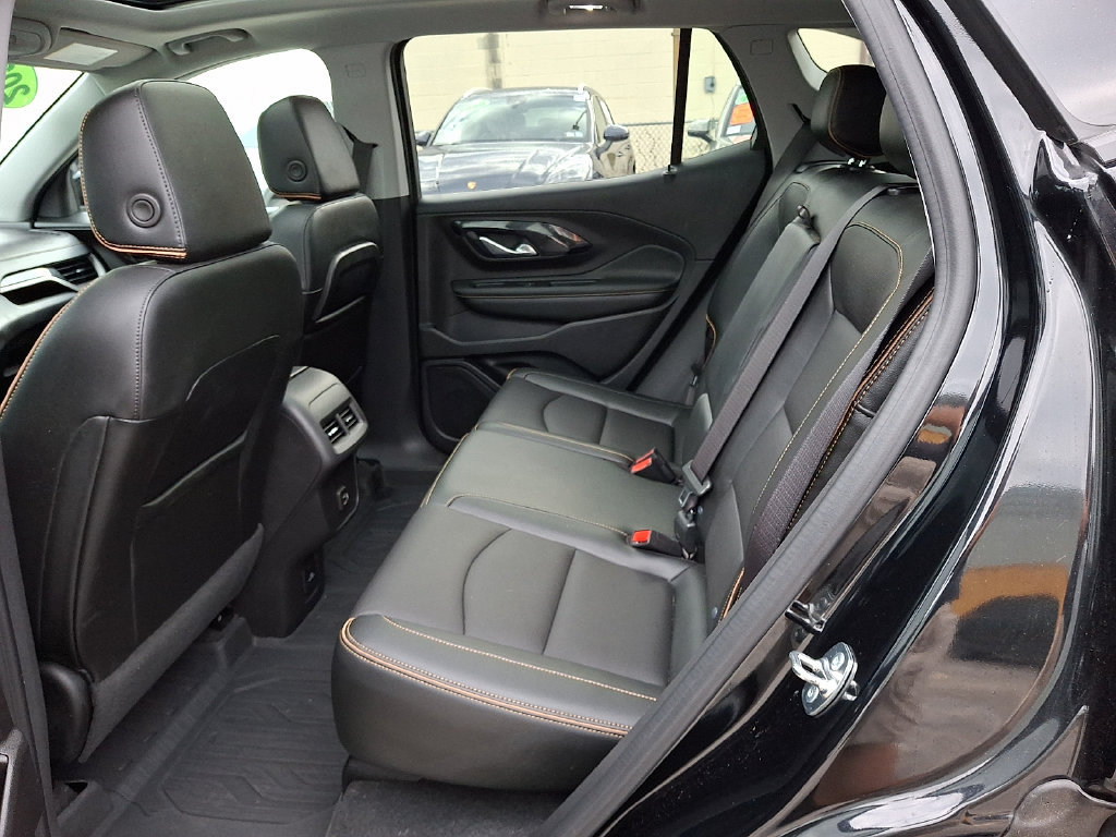 Used 2024 GMC Terrain AT4 AWD/4WD image 10
