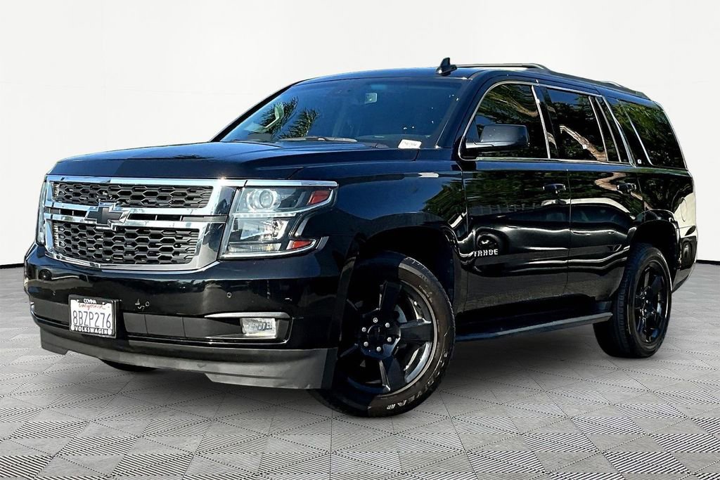 Used 2018 Chevrolet Tahoe LT w/ Luxury Package RWD image 3