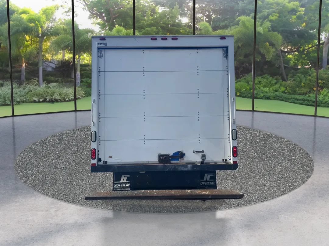 Used 2015 Chevrolet Express 3500 Extended RWD image 6