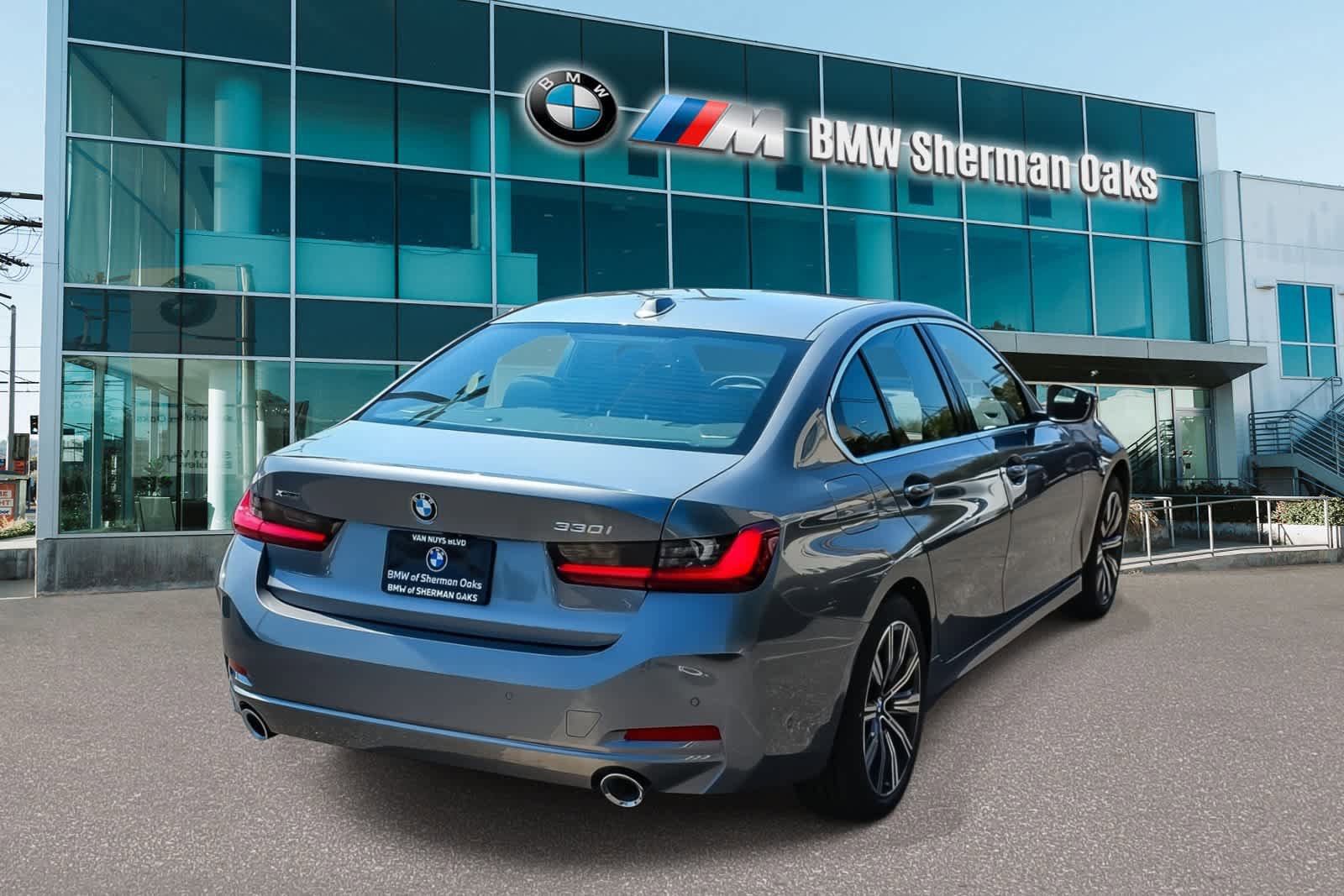 New 2026 BMW 330i xDrive Sedan w/ Premium Package AWD/4WD image 8