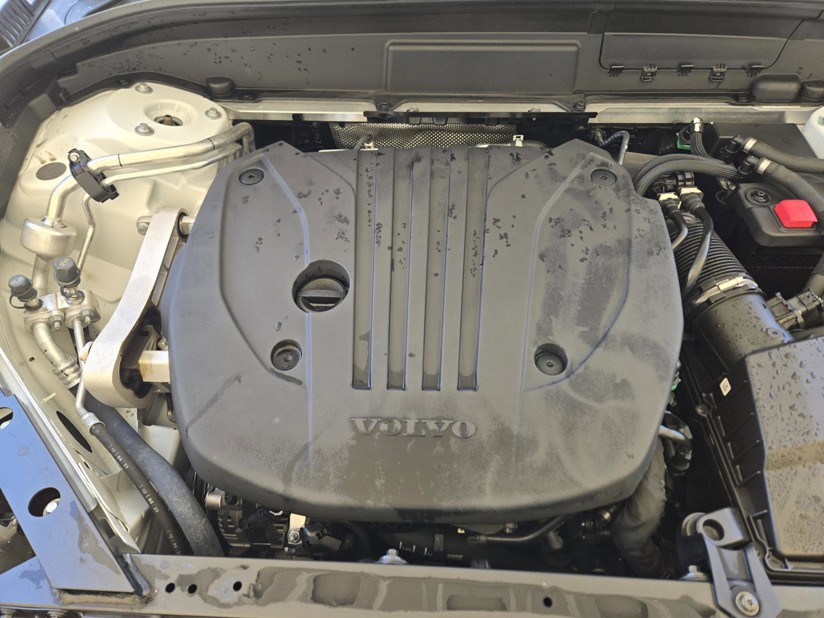 Used 2024 Volvo XC60 B5 Plus w/ Protection Package Premier image 40