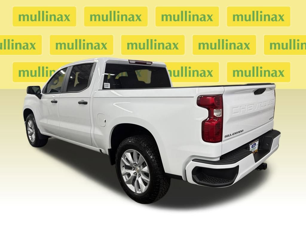 Used 2025 Chevrolet Silverado 1500 Custom image 10