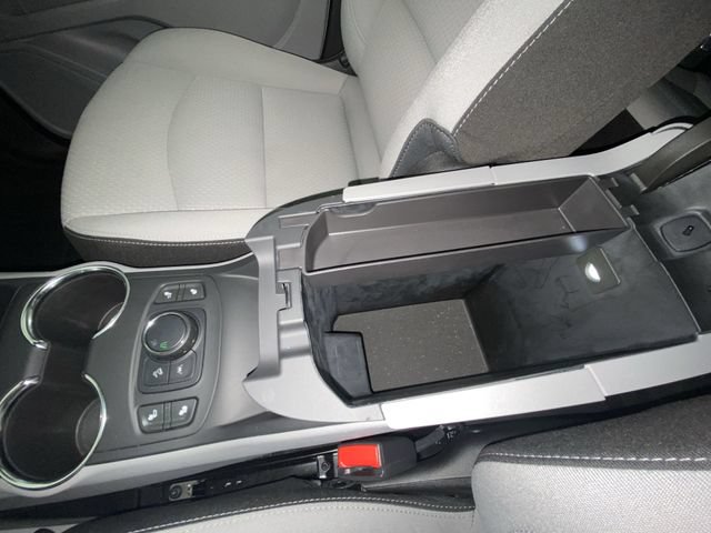 Used 2024 GMC Terrain SLE w/ Driver Convenience Package FWD image 21