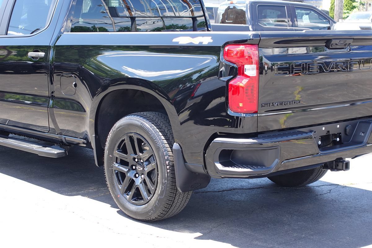Used 2024 Chevrolet Silverado 1500 Custom AWD/4WD image 10