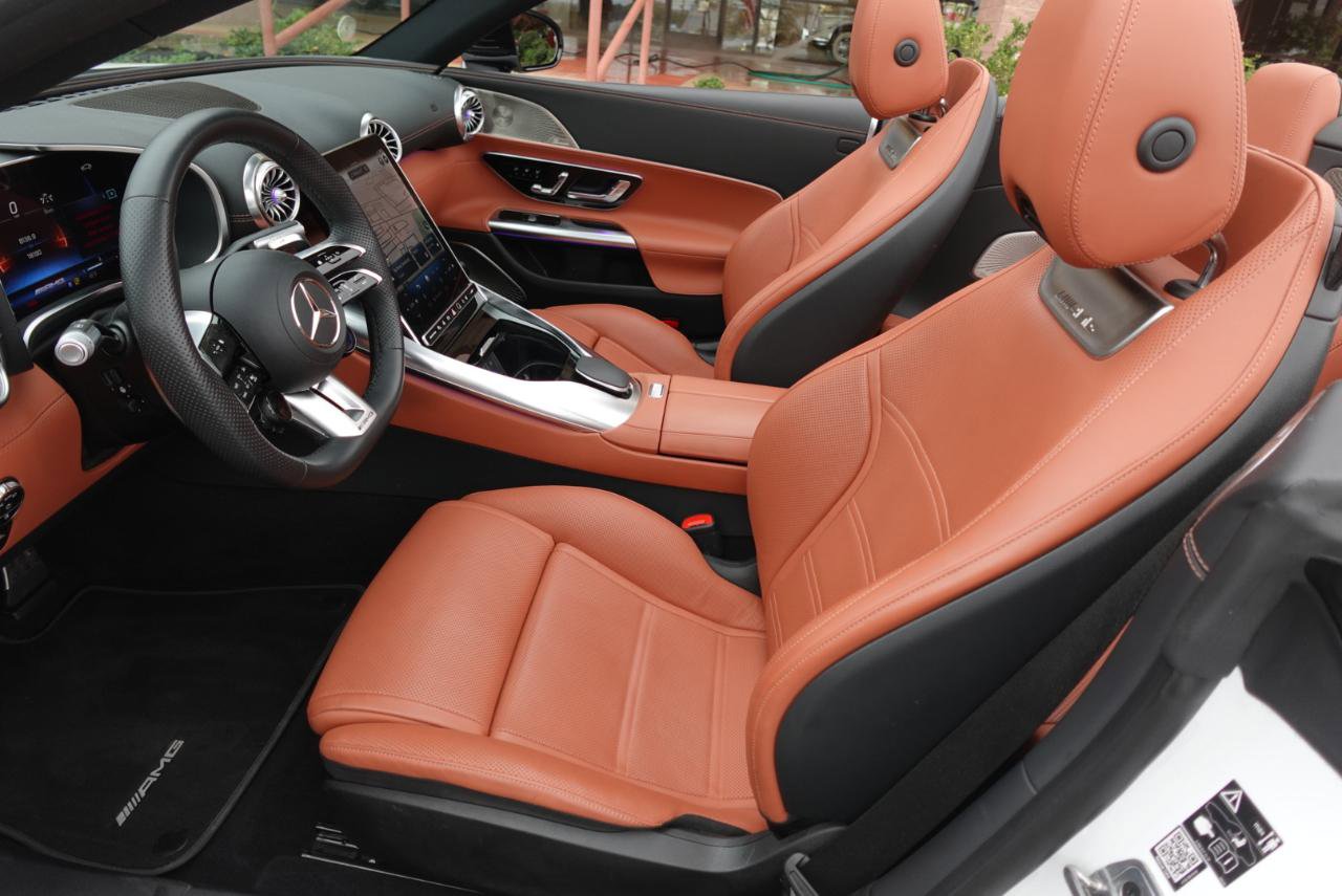Used 2024 Mercedes-Benz SL 55 AMG 4MATIC image 12
